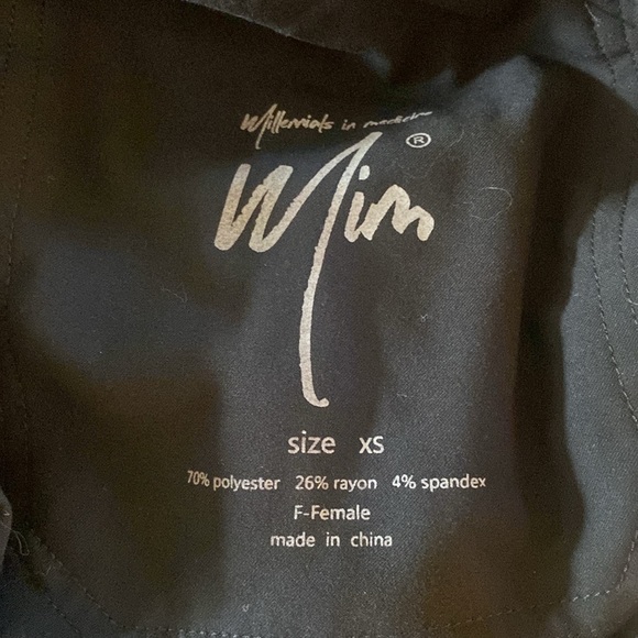 MIM Scrub Set. Dark navy. Top: xxs Bottom: xs. Never worn. No tags. - Picture 6 of 6